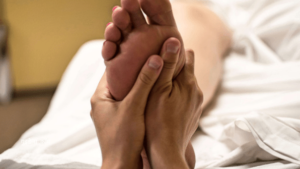 पैर की नसों में खिंचाव का इलाज – Neuropathic Pain in Hindi